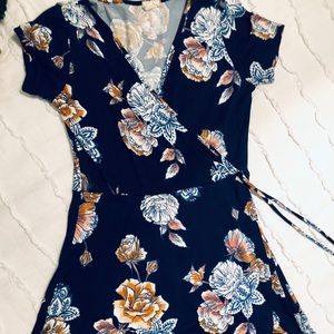 PRECIOUS 💕 Knee length dress!